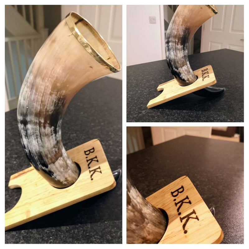 Personalised / DRINKING HORN with brass top border and wood stand