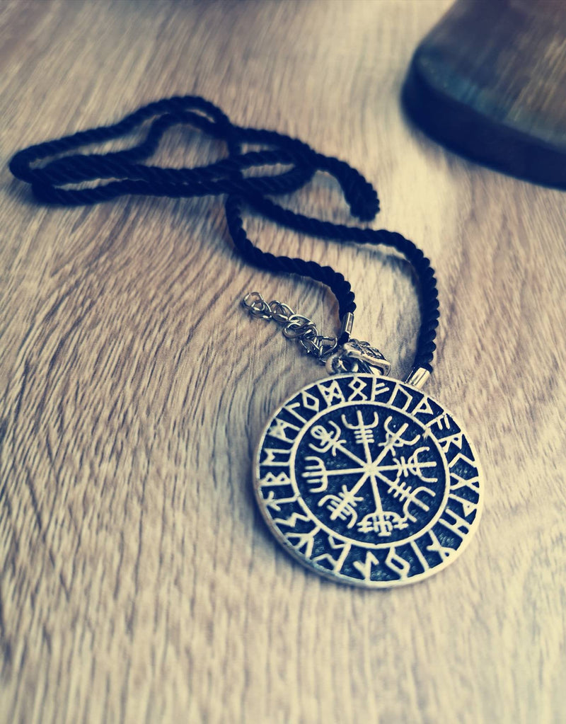 Norse Symbol Viking Vegvisir, Viking Compass Rune Circle amulet pendant necklace