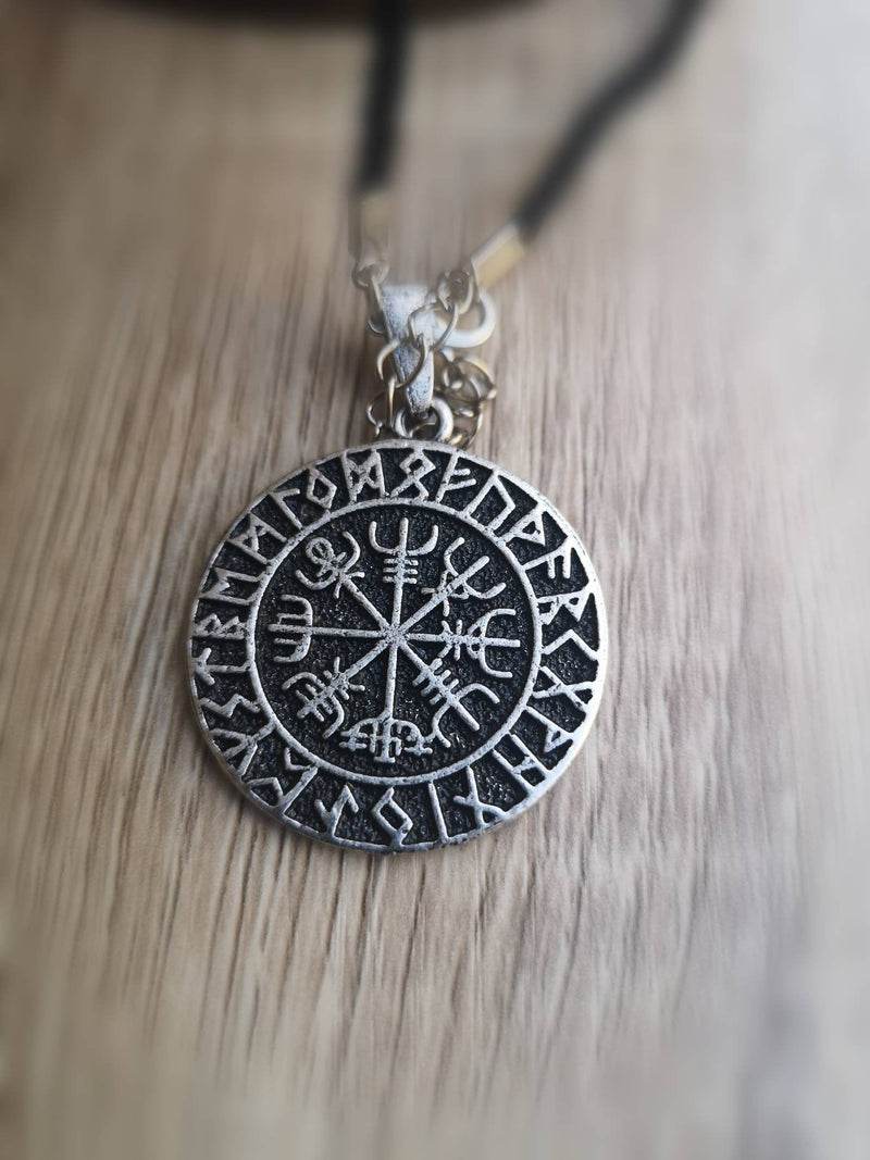 Norse Symbol Viking Vegvisir, Viking Compass Rune Circle amulet pendant necklace