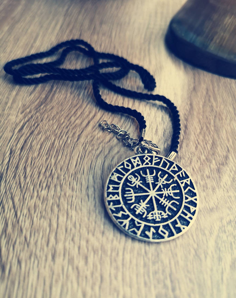 Norse Symbol Viking Vegvisir, Viking Compass Rune Circle amulet pendant necklace